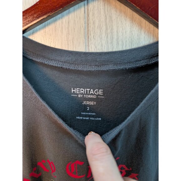 Torrid Shirt Women's Plus 2X Jersey Heritage Skull Goth Merry Christmas - Picture 3 of 6